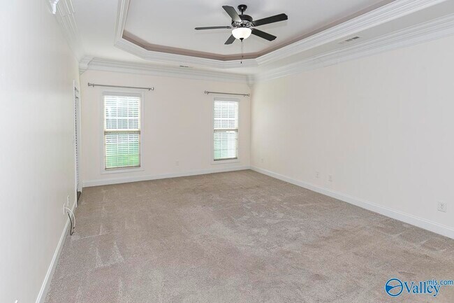 Building Photo - 161 Huntsmen Lane