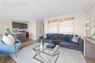 Building Photo - Spacious and Bright 2BD/2BA in UWS