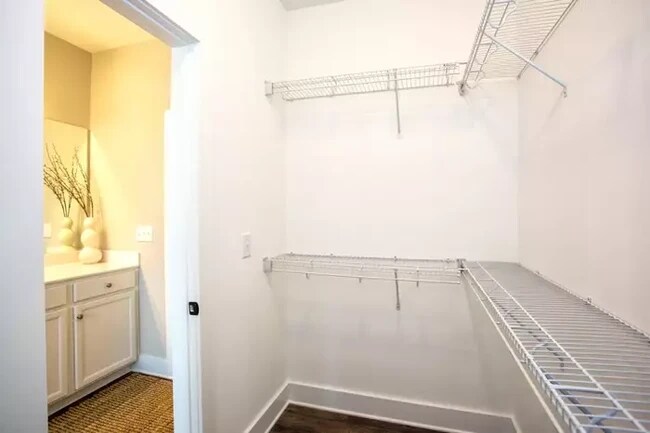 Building Photo - 4009 Ashley Dr