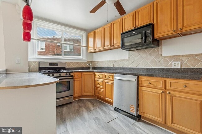 Building Photo - 7016 Andrews Ave