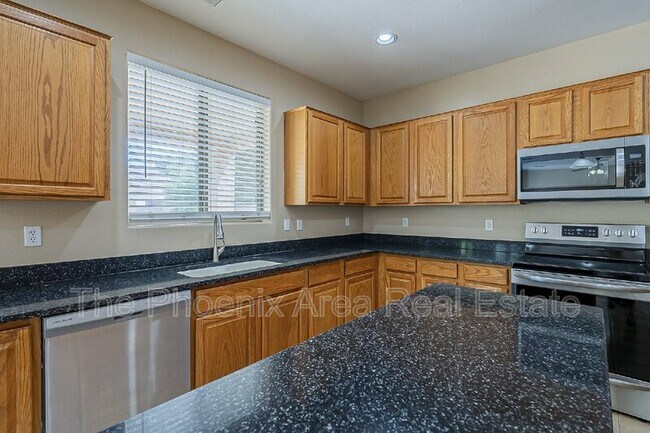 Building Photo - 43476 Caven Dr