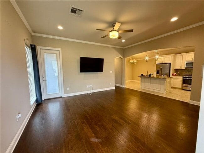 Building Photo - For Lease in Gated Cypress Place! Like-New...
