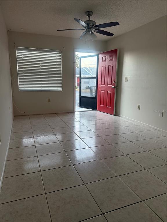 Building Photo - 22 Lake Villa Way