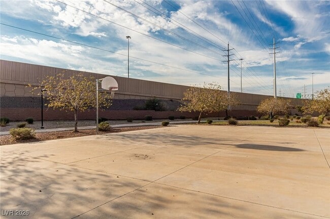 Building Photo - 788 Forest Peak St