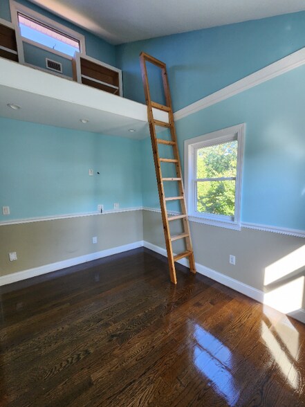 Building Photo - 56 Frowein Rd