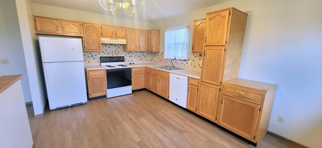 Building Photo - 4730 Anglers Ln