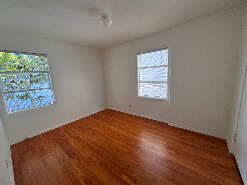 Building Photo - 620 Longfellow Ave