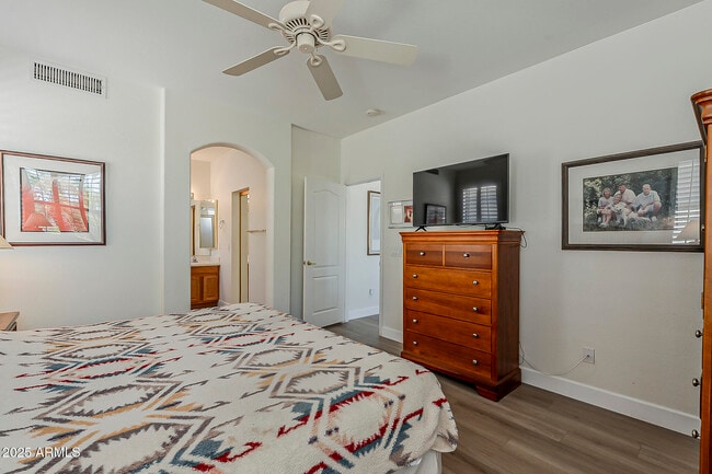 Building Photo - 18048 W Fairway Dr