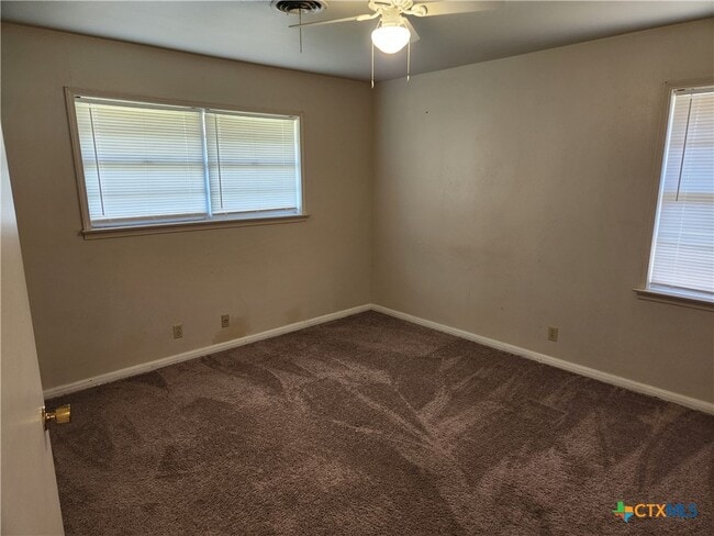 Building Photo - 2909 Oakdale Dr