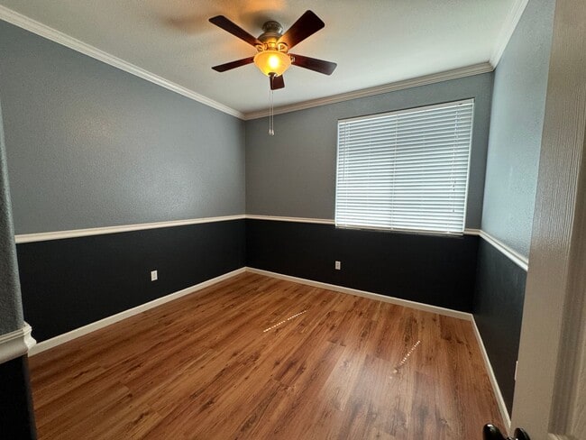 Building Photo - 3 bed 2 bath Plumas Lake