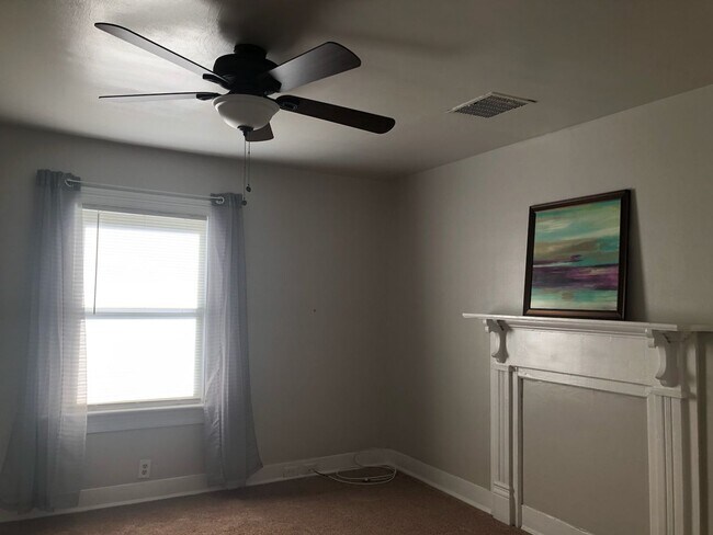 Building Photo - 2 Bedroom House Near E.C. Glass High School