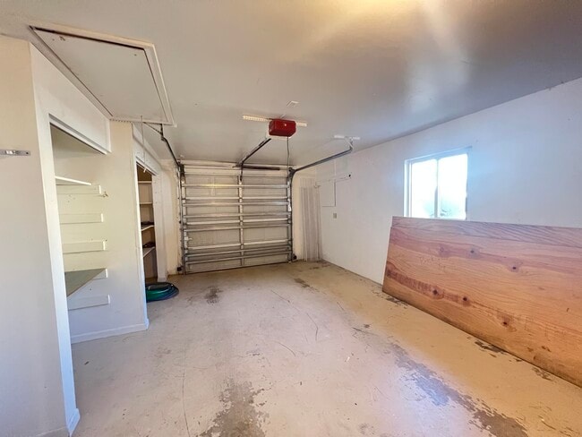 Building Photo - 540 S Manor Dr