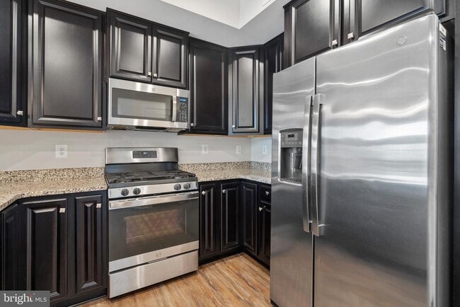 Building Photo - 5908 Etterbeek St