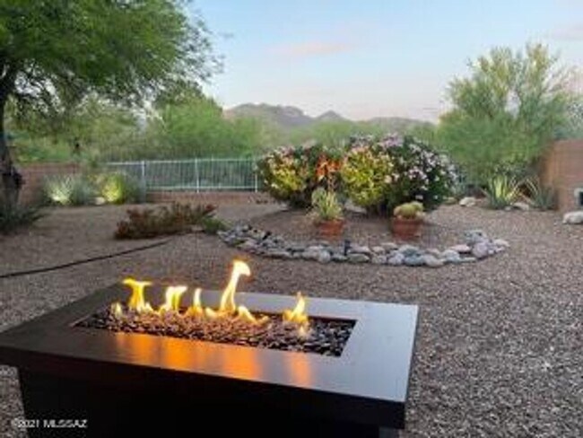 Building Photo - Sabino Canyon Furnished Vacation Home