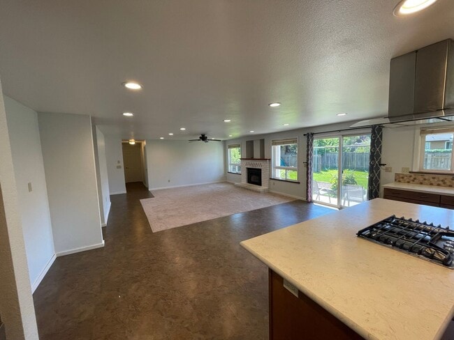 Building Photo - 2409 32nd St