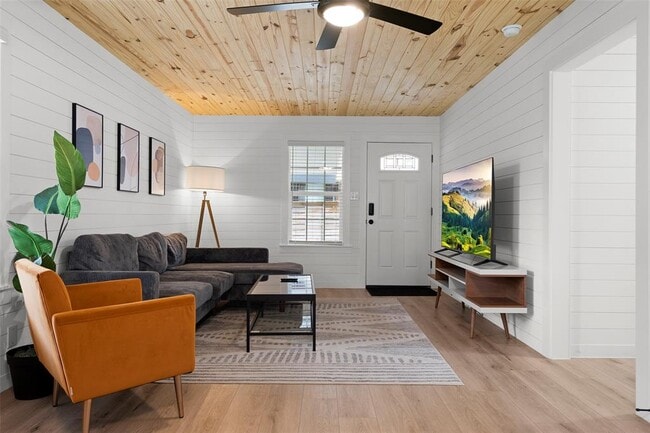 Building Photo - 3002 Brinwood Ave