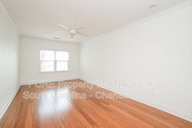 Building Photo - 1025 Riverland Woods Pl