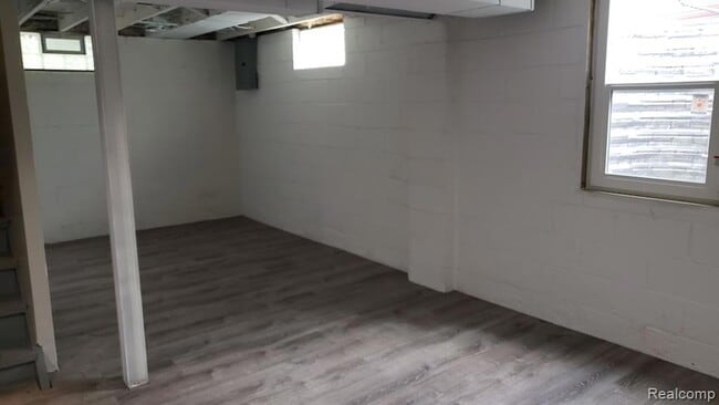 Building Photo - 1261 Pearson St