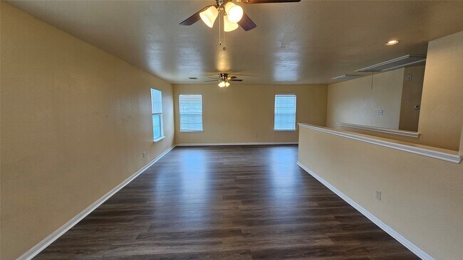 Building Photo - 22135 Greengate Dr
