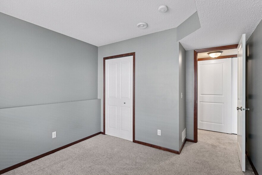 Building Photo - 15424 Foster Dr N
