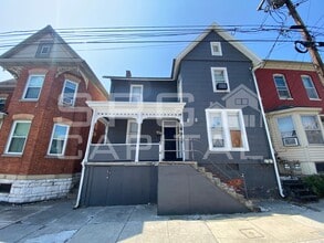 Building Photo - 324 N Franklin St