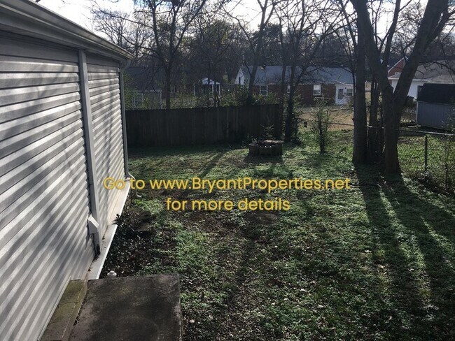 Building Photo - 732 Yowell Ave