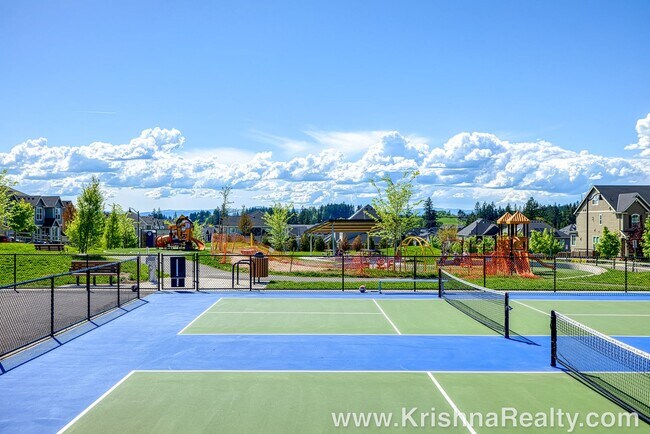 Building Photo - Fabulous 5 BD* 3 BA* + LARGE Bonus Room* S...