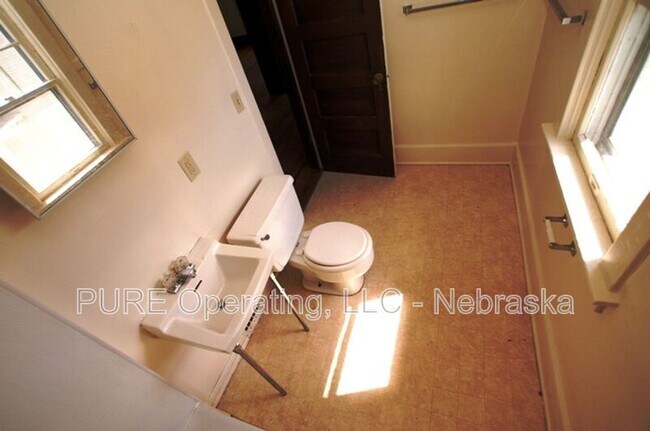 Building Photo - 1474 Spencer St