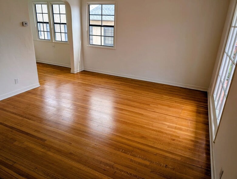 Building Photo - 1612 1/2 Glendon Ave