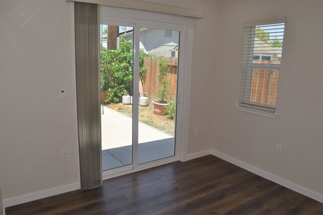 Building Photo - 2510 Meadow Wood Cir
