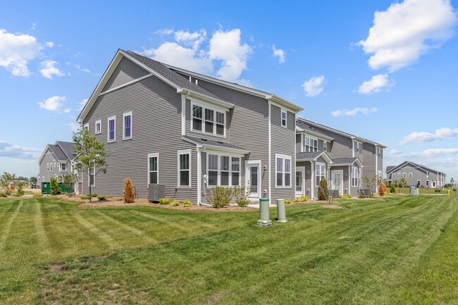 Building Photo - 2227 Ryegrass Ln