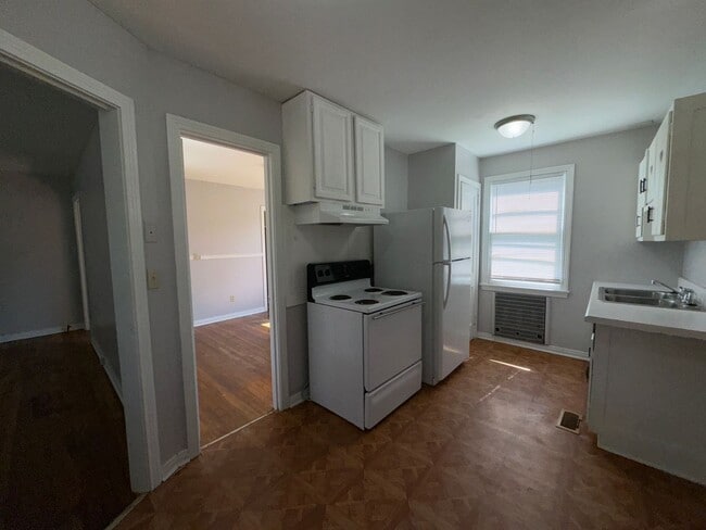 Building Photo - 55 Alan St