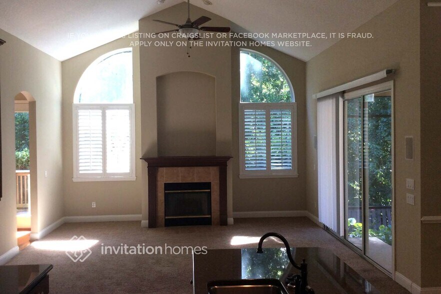 Building Photo - 2394 W Clovelly Ln
