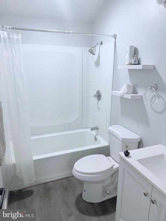 Building Photo - 3 Rutledge Pl