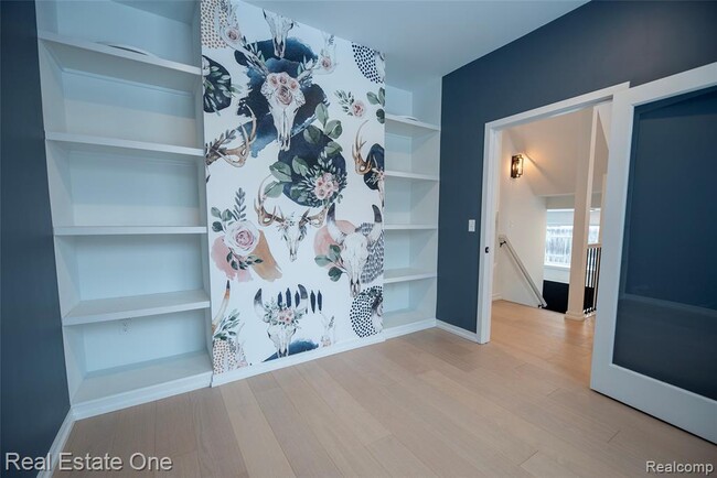 Building Photo - 3351 Cummings Ave