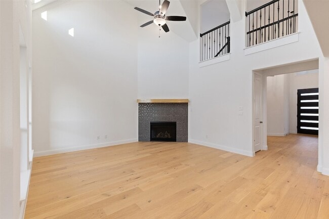Building Photo - 2380 Rainforest Dr