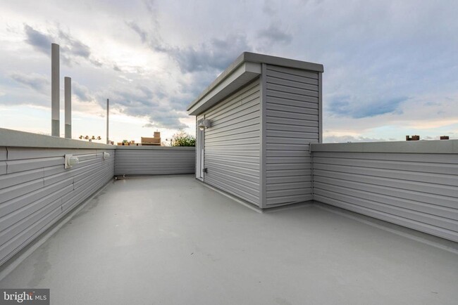 Building Photo - 2530 N Howard St