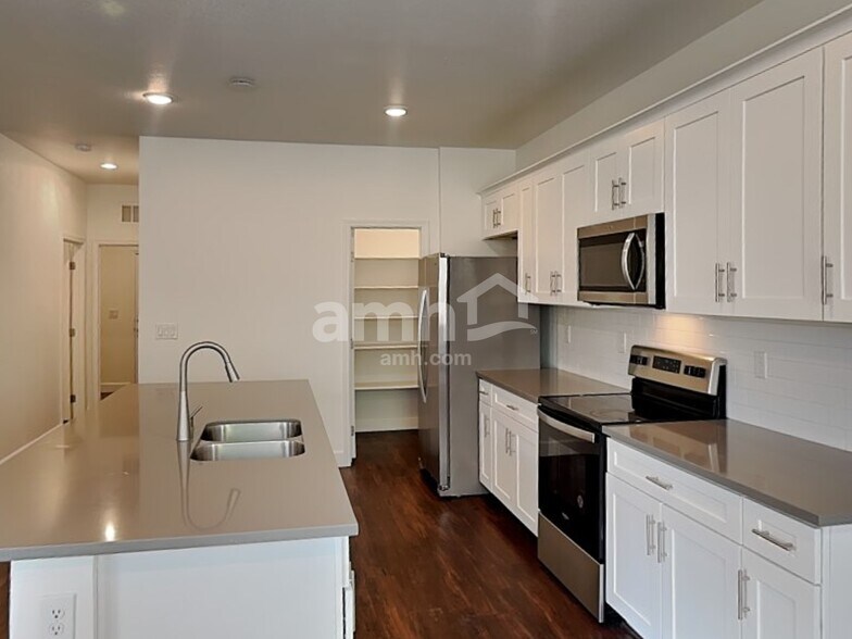 Building Photo - 2754 Hot Cider Ave