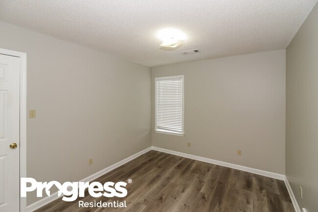 Building Photo - 8887 Hidden Springs Cove