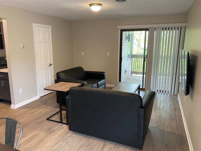 Interior Photo - 106 S Gregory St