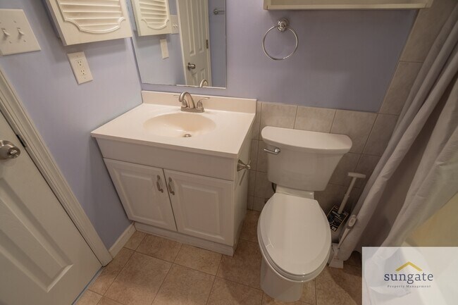 Building Photo - 5 Grandee Ct