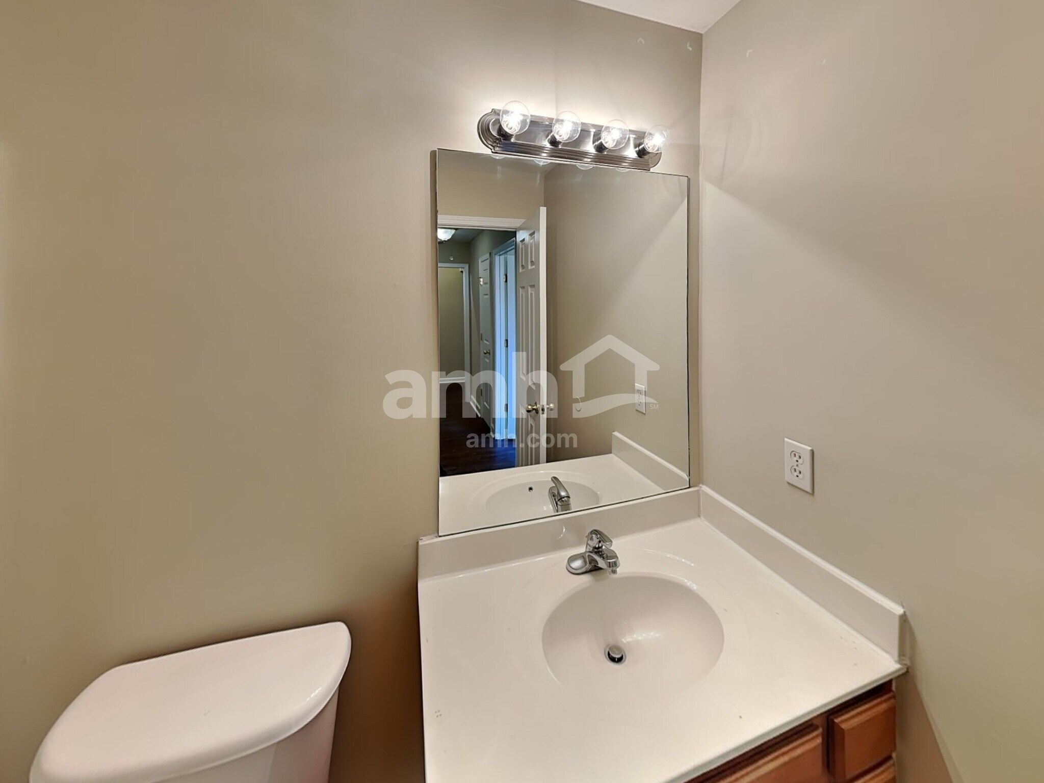 Building Photo - 1308 Chapman Ct