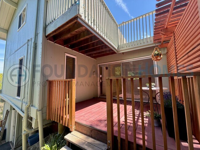 Building Photo - Mountain View Retreat in the Heart of Fairfax- 3BD/1BA Home with Expansive Deck- FOUNDATION