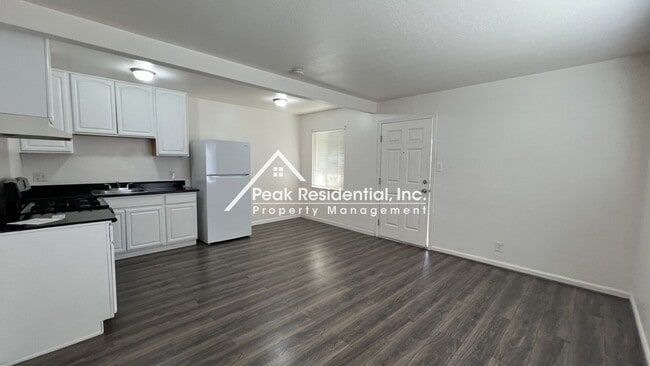 Building Photo - 53rdSt5640