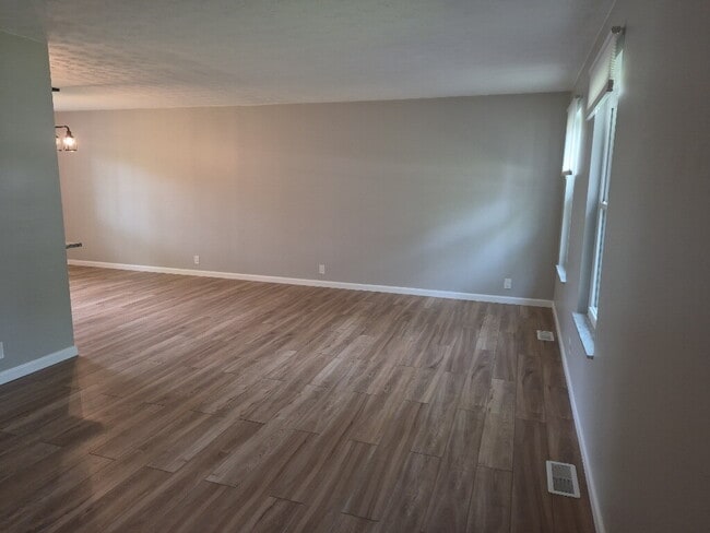 Building Photo - 8511 Coran Dr