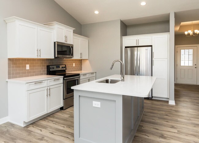 kitchen - 615 SE Tallgrass Ln