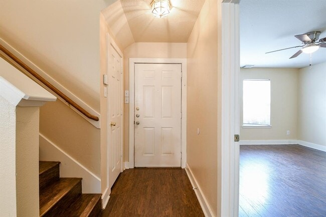 Building Photo - 5830 Silver Oak