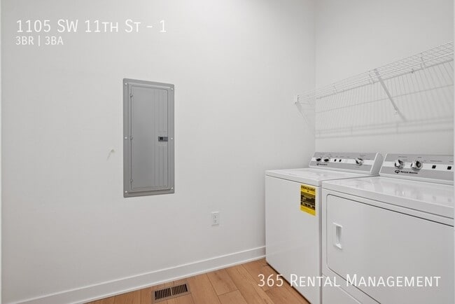 Building Photo - 1105 SW 11th St