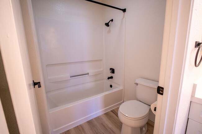 Building Photo - 1019 Dornajo Way