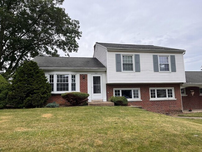 Building Photo - 5997 Reeves Rd